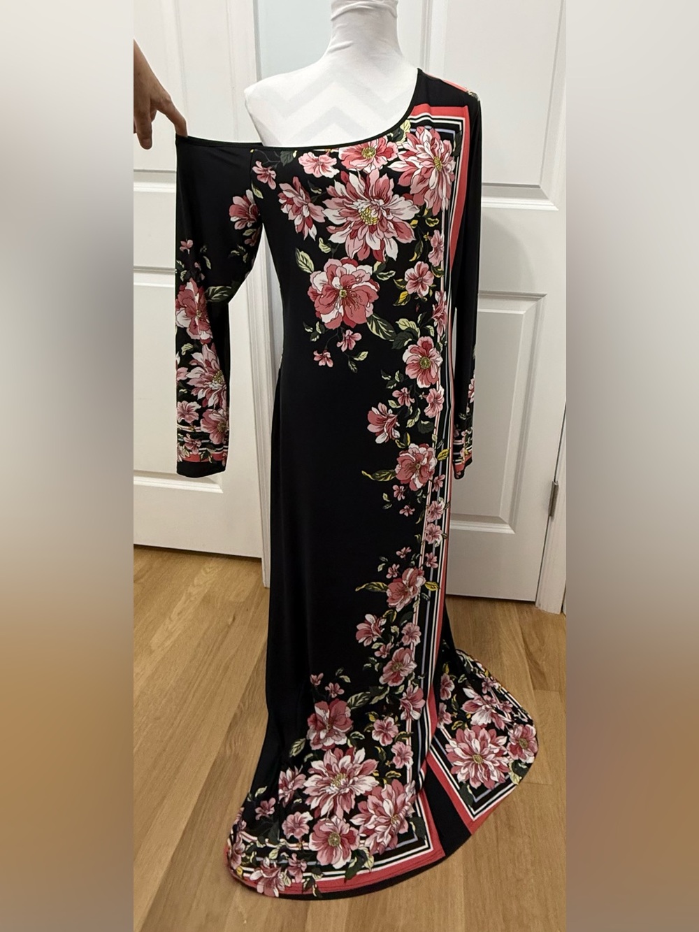 NWOT - Venus One-Shoulder Floral Maxi Dress